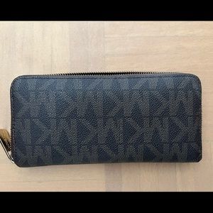 Michael Kors Wallet - Used Women | Color: Brown